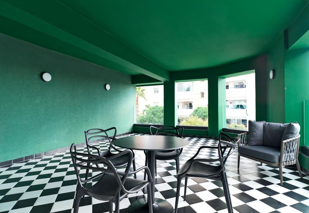 Liv The City Suites Adults Only Larnaca Exterior foto