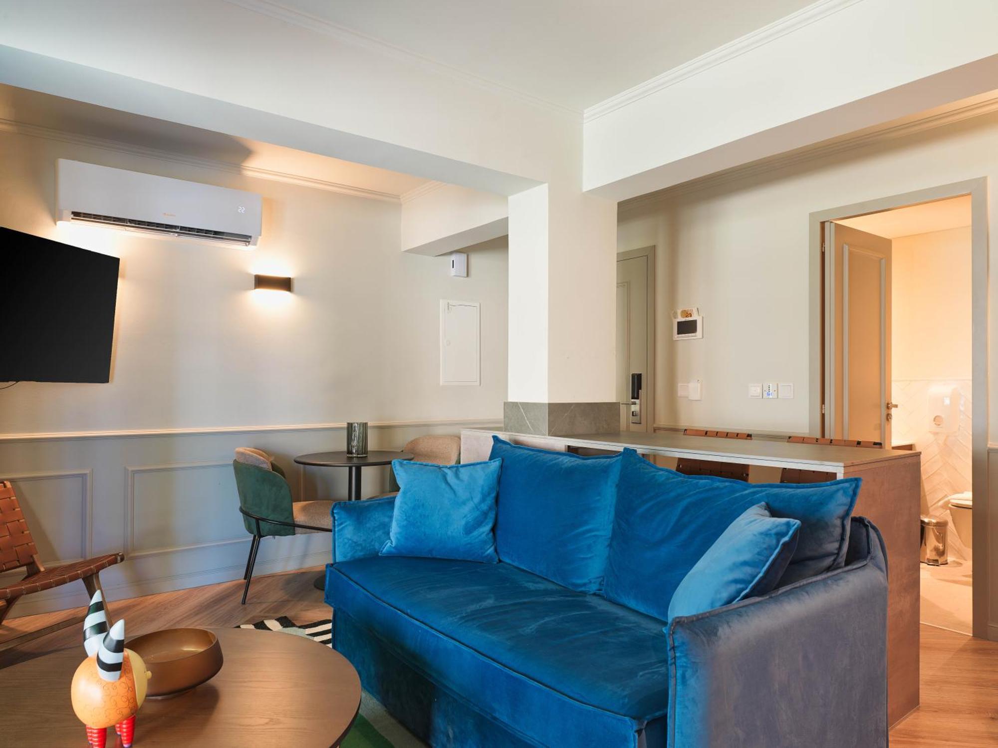 Liv The City Suites Adults Only Larnaca Exterior foto
