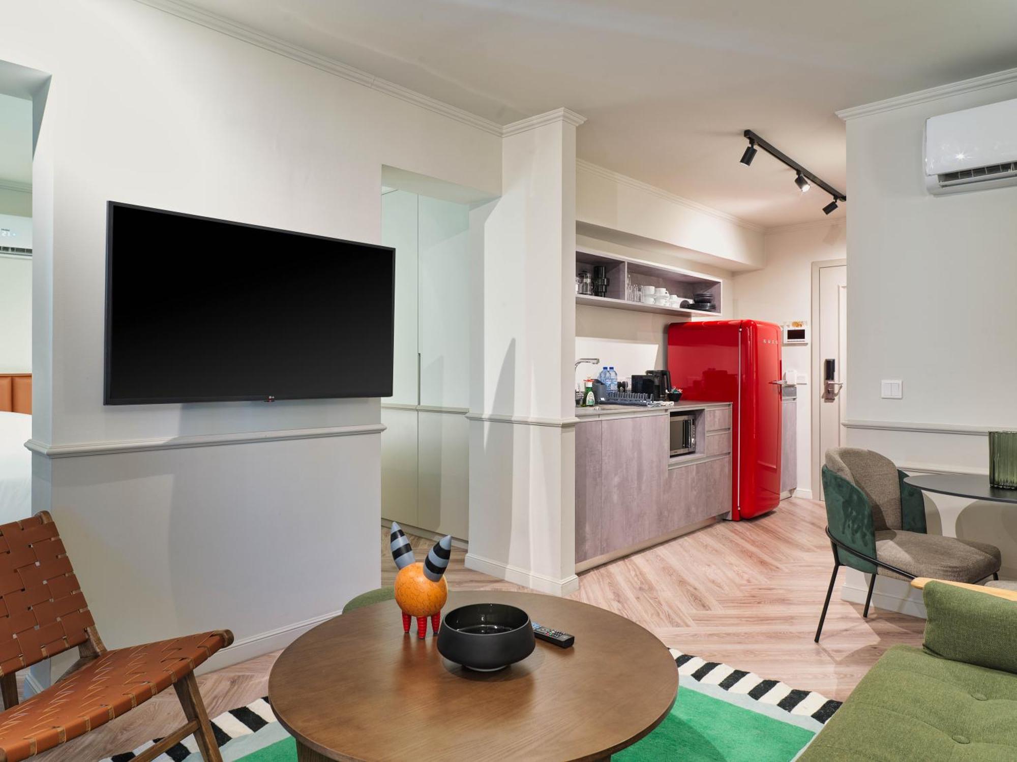 Liv The City Suites Adults Only Larnaca Exterior foto